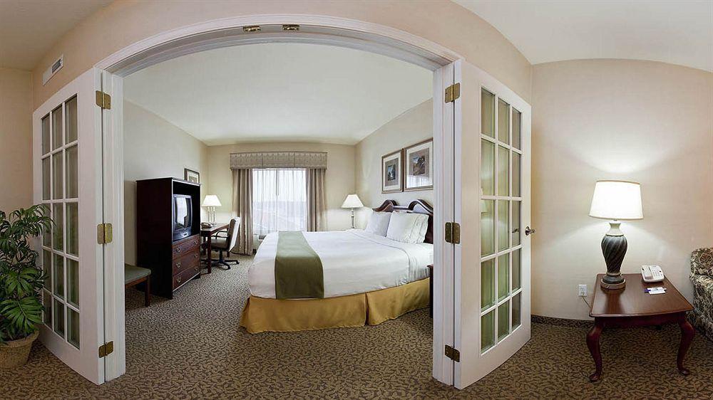 Holiday Inn Express Hotel And Suites Conroe By Ihg Exterior foto