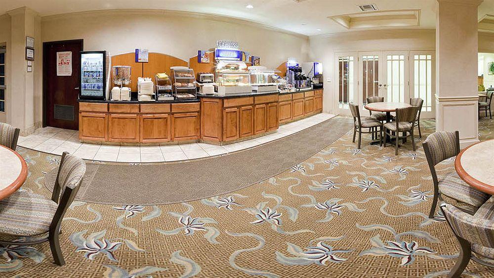 Holiday Inn Express Hotel And Suites Conroe By Ihg Exterior foto